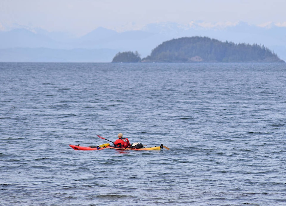 web1_170607-NIG-Kayaker_1