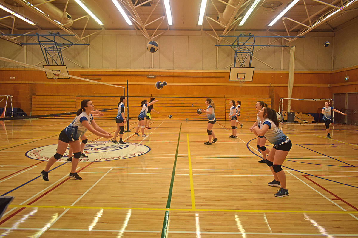 15675337_web1_190227-NIG-Volleyball_3