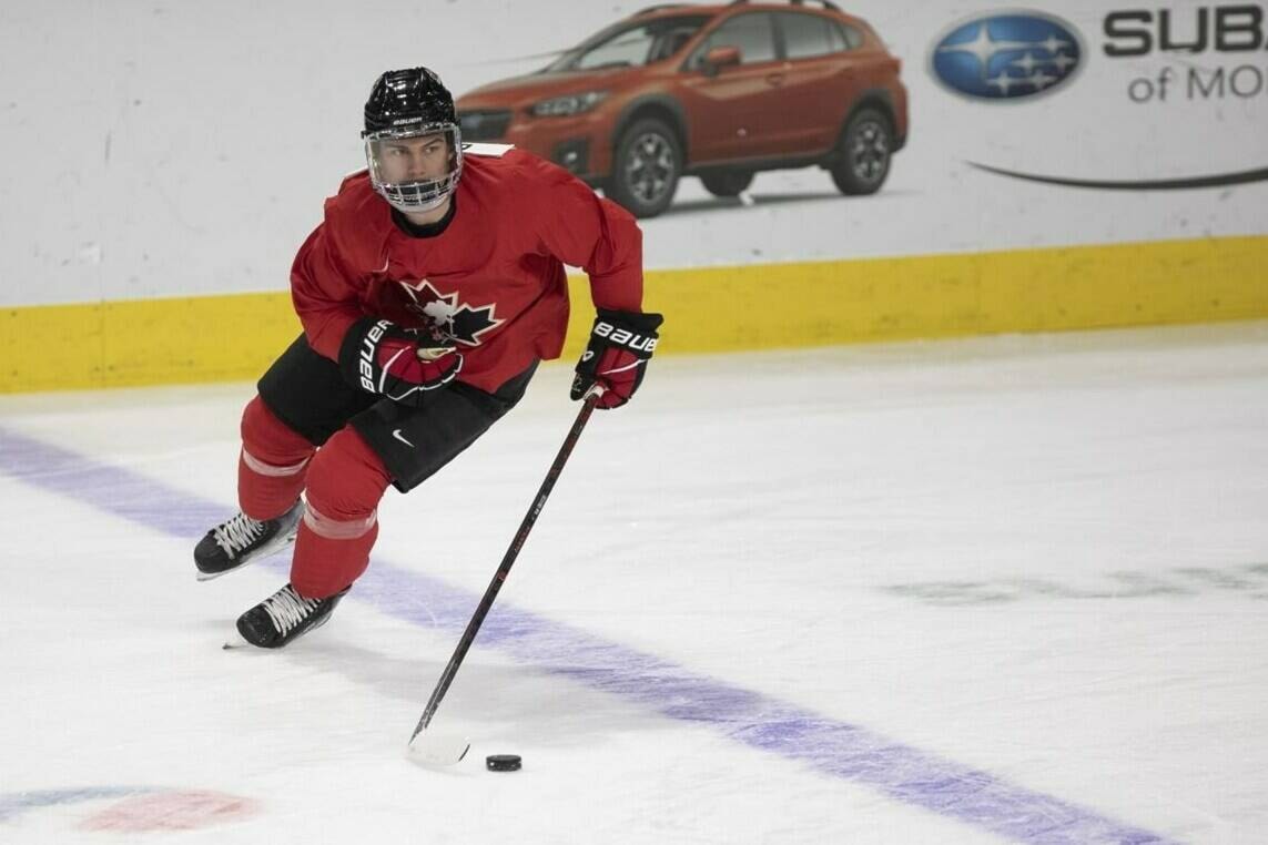Coyotes 2021 draft pick Dylan Guenther skates at Ice Den