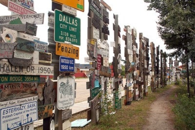 14817barriereWatsonLake-SignpostForest