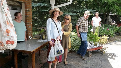 29177barriereWhitneyGardensDoreenandPhilWhitney-andGardenClubmembers