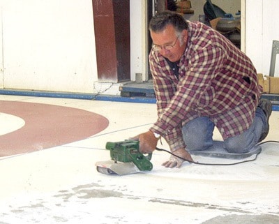 37106barriereIMG_0442LenRilcoeworksonfloor