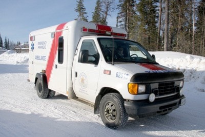 38038barriereAmbulanceWinterDriving