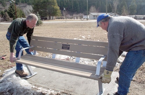 51586barriereFadearmemorialbench