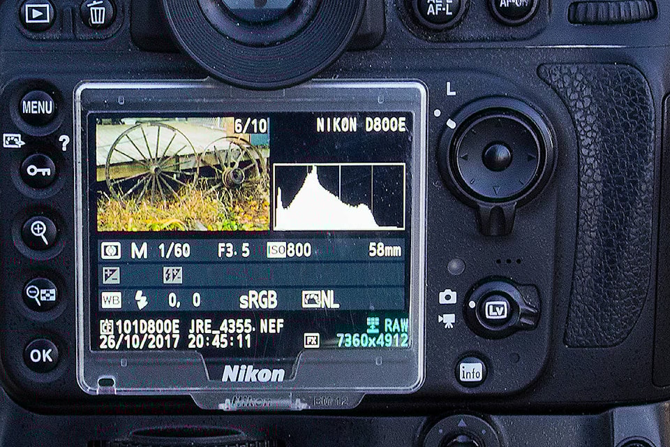 9215827_web1_Enman-LCD-1