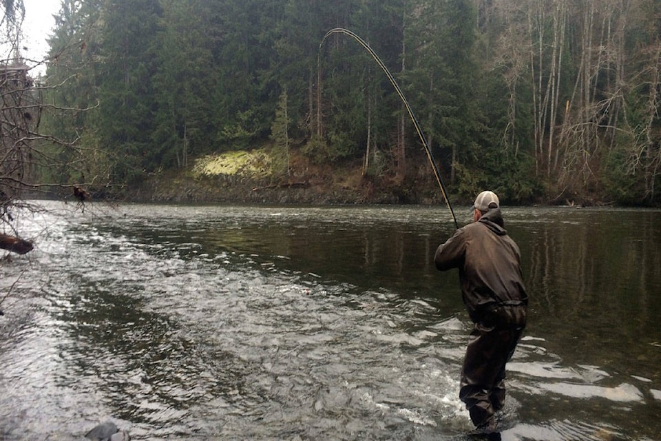 10602358_web1_9307513_web1_171008_KCN_steelhead-fishing