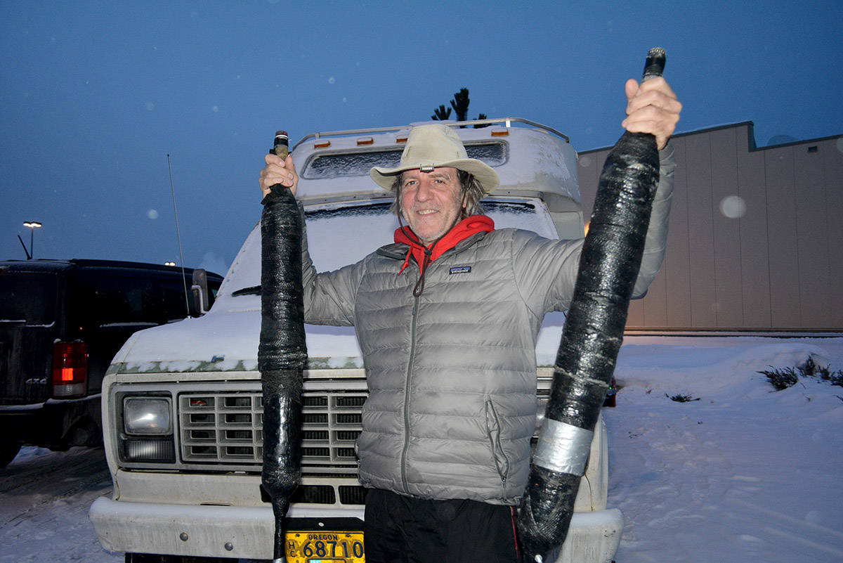 10751144_web1_180223-WLT-Cargo-holds-up-his-poles