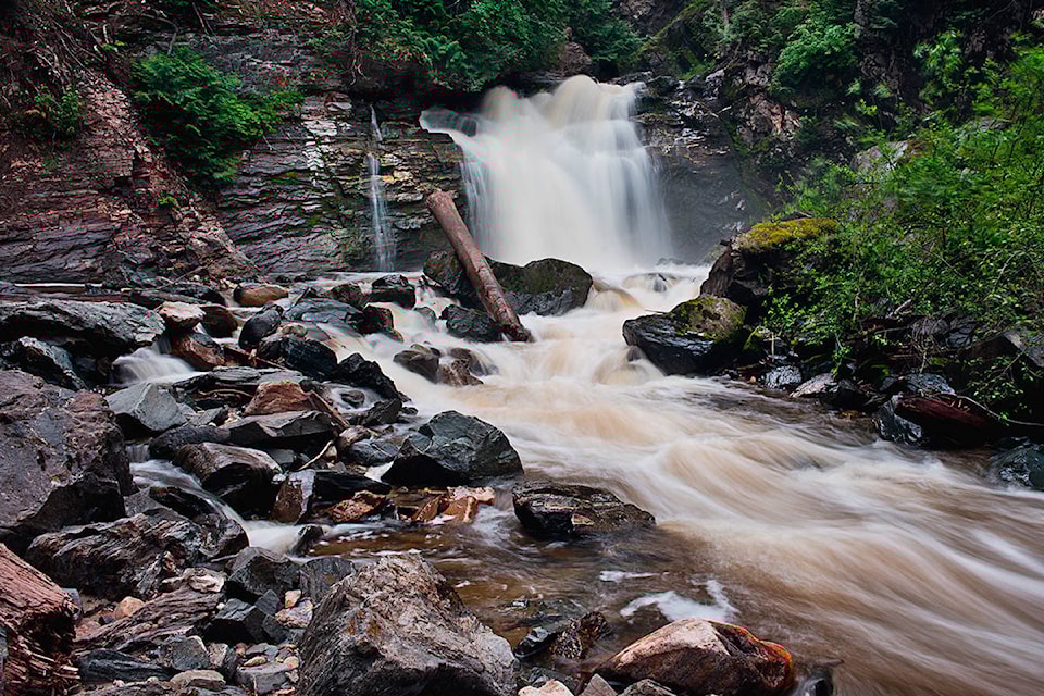 12549023_web1_Enman-Chase-Falls-27june2018