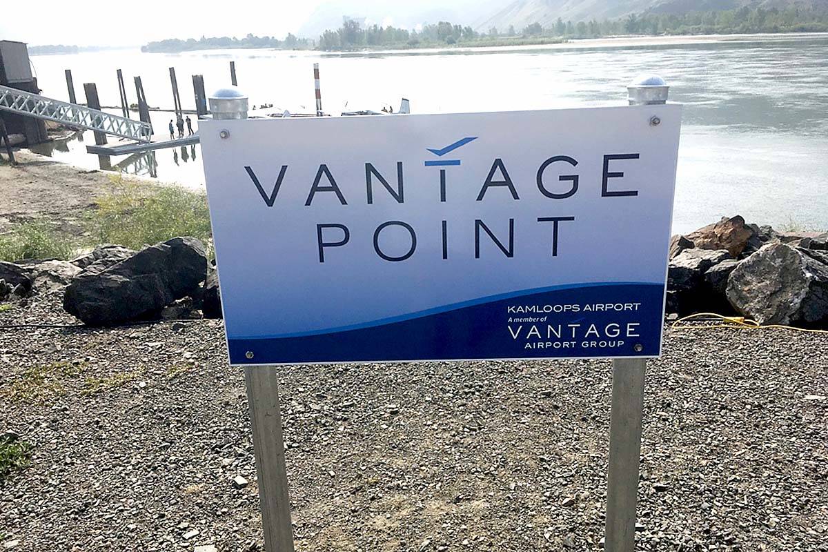 12919685_web1_Sign__float-plane-dock