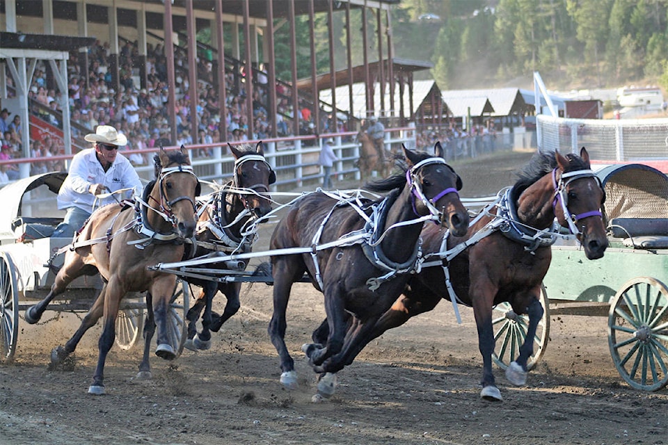 12920383_web1_Chuckwagons