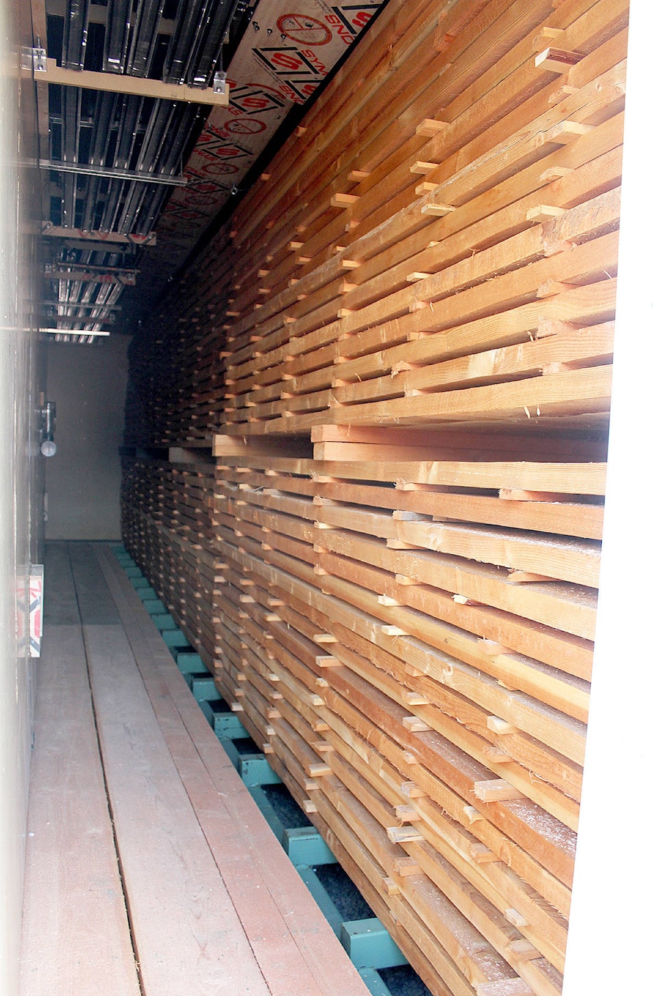 12965443_web1_LNTCFS-drying-wood-in-the-kiln
