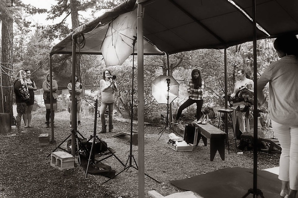 13398320_web1_Enman-Outdoor-studio-2