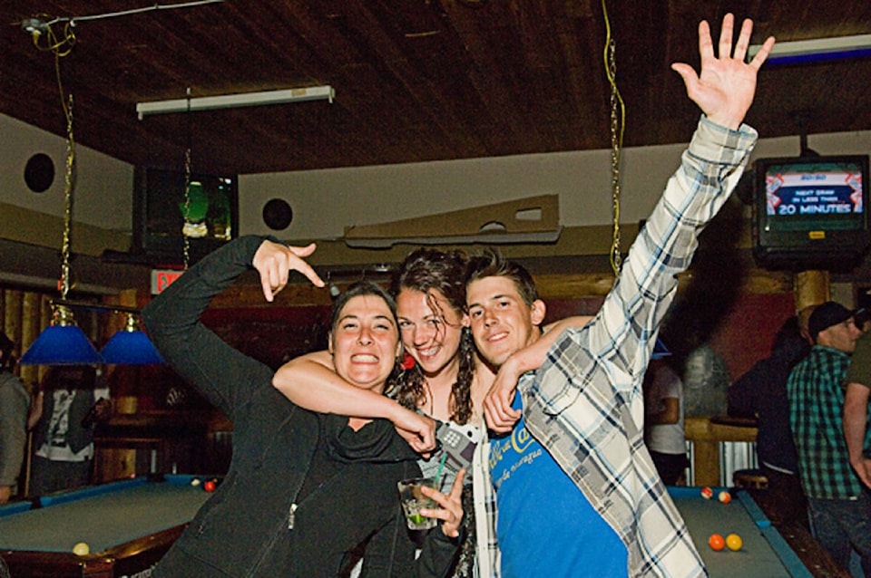 14966055_web1_Enman-Party-2
