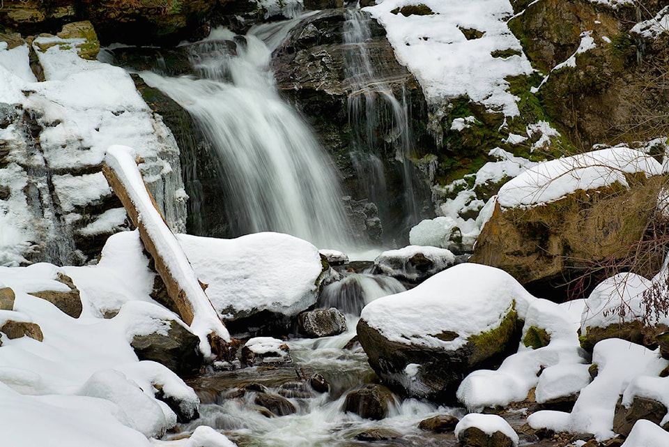 15208642_web1_Enman-Overcast-Falls-2