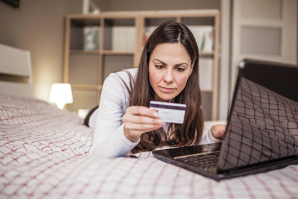 16131326_web1_Online-shopping-comp-pic-Metro