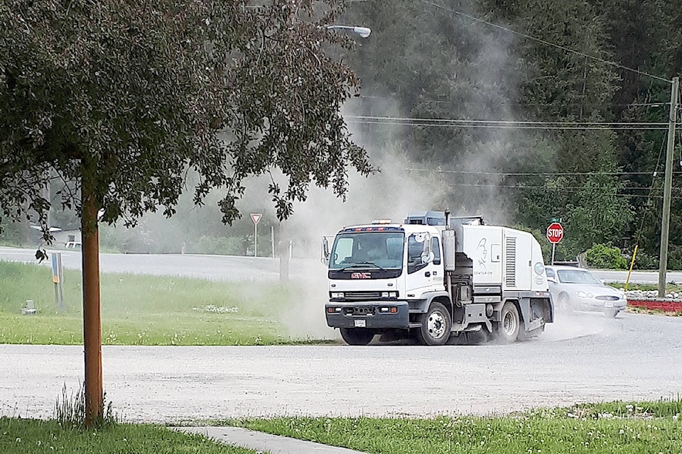 16955779_web1_Sweeper-in-Barriere-May-21