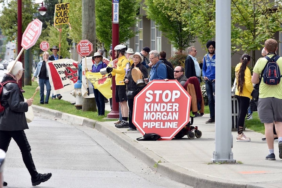 17609157_web1_180504-NDR-M-Kinder-Morgan-protest-8