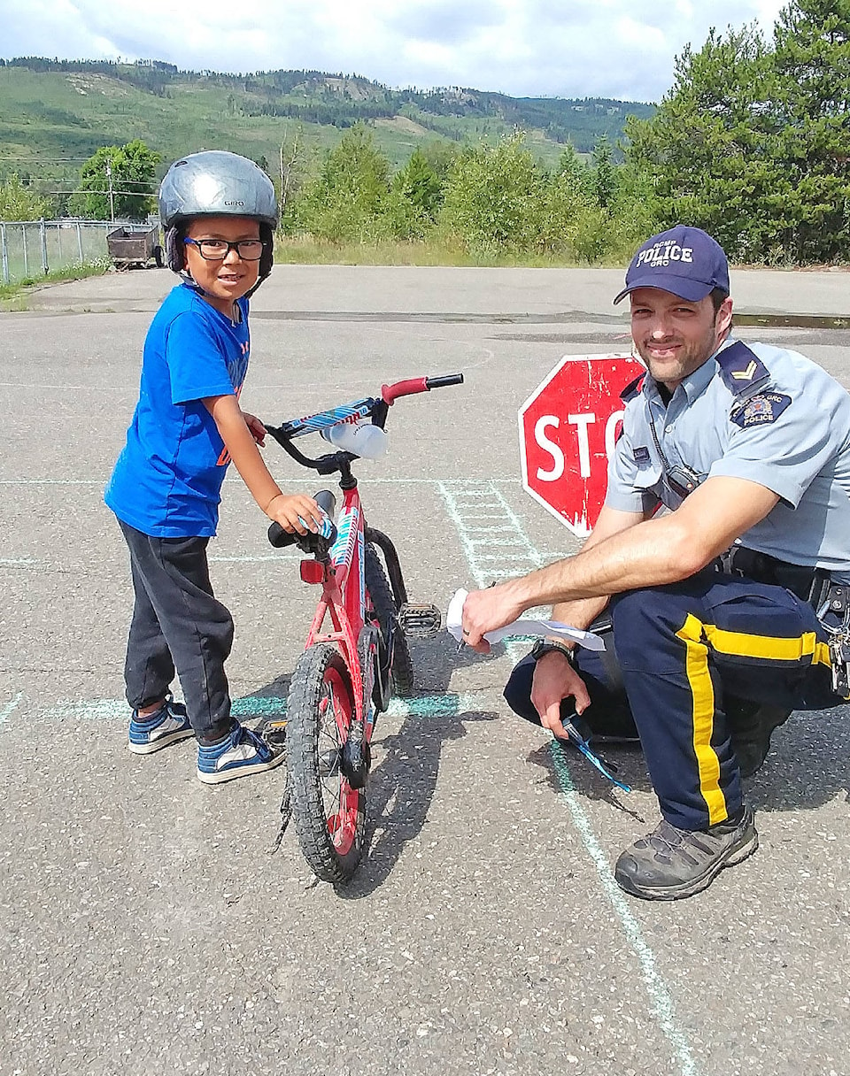 17631017_web1_Bike-Rodeo-Elli-RCMP--kid