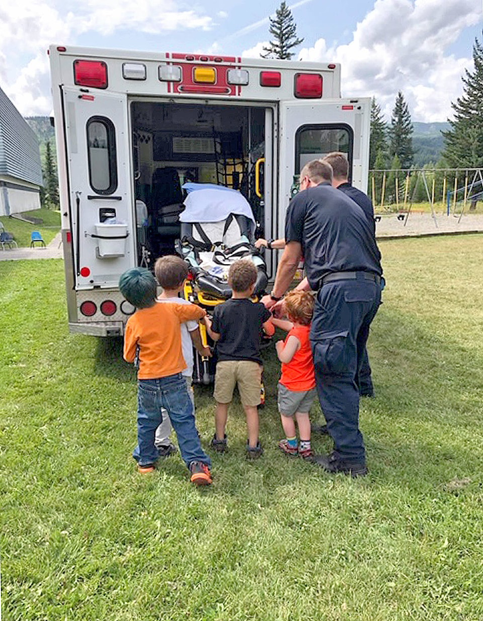 17981537_web1_NTAC-Paramedic-Day-kids