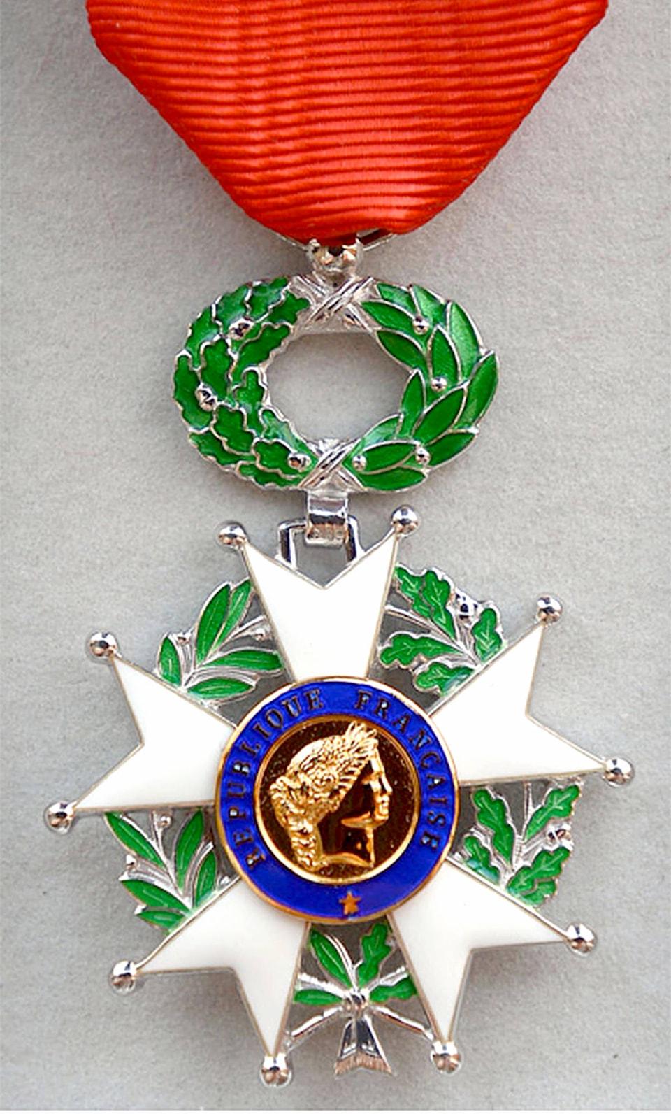 18159090_web1_National-Order-of-the-Legion-of-Honour---France