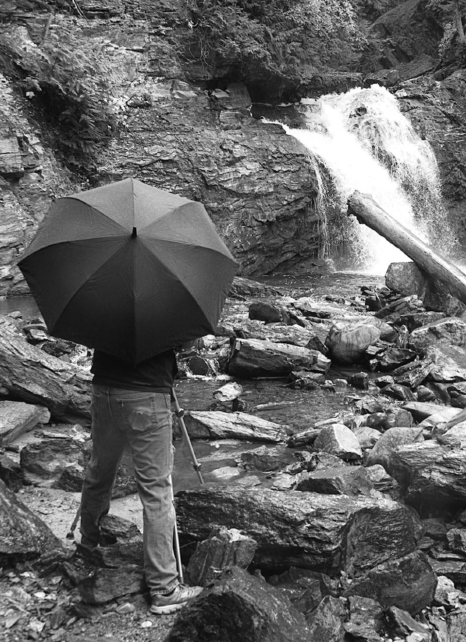 19221408_web1_Enman-Long-exposure-in-the-rain