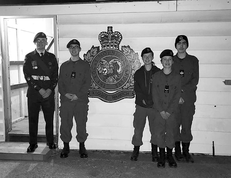 19351710_web1_Cadets-Barriere