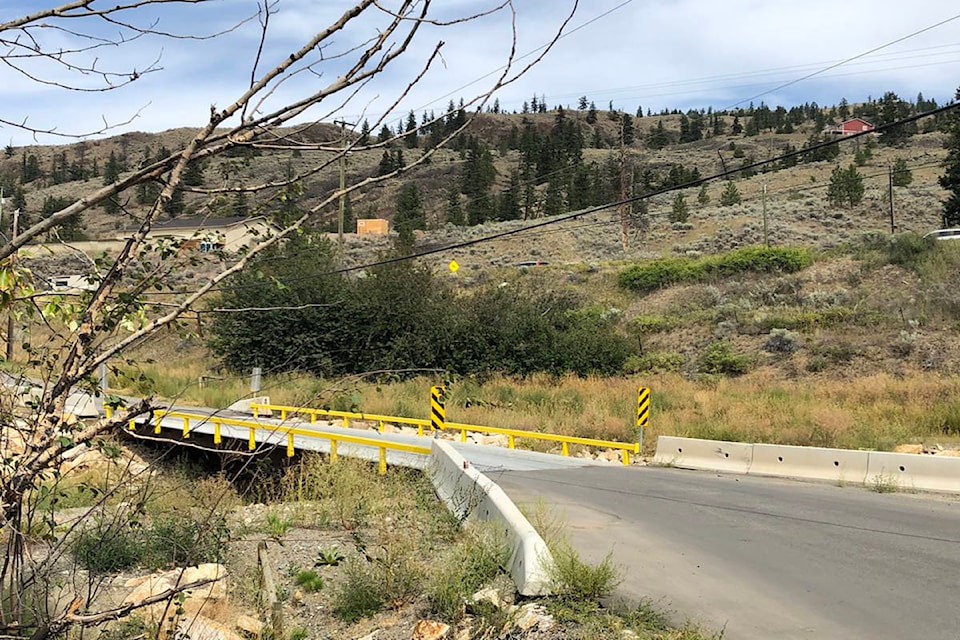 20637451_web1_200227-NTS-BeatonRdBridge-tempcrossing_1