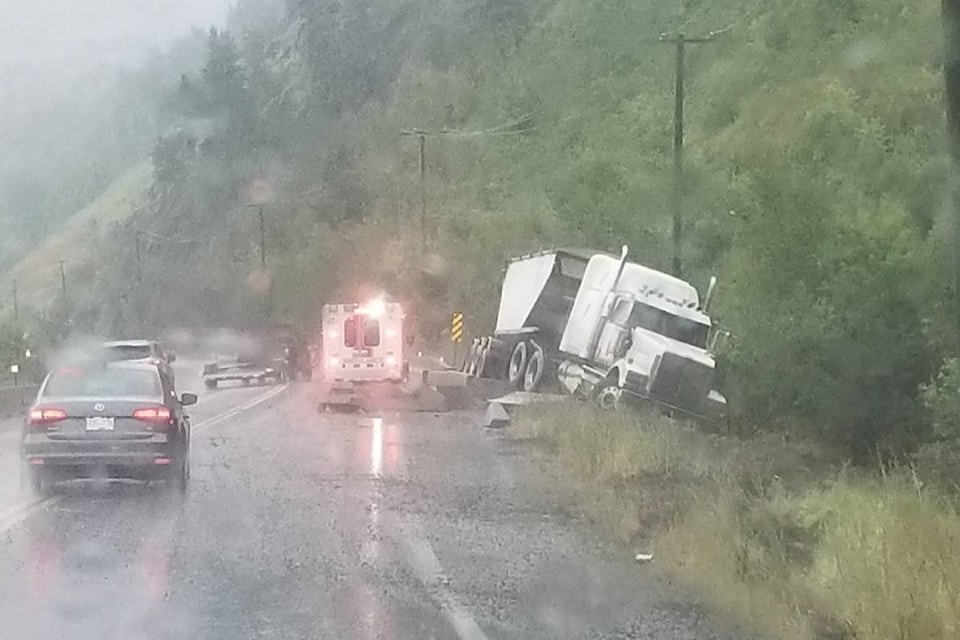 25758365_web1_210707-NTS-semihwy5-truck_1