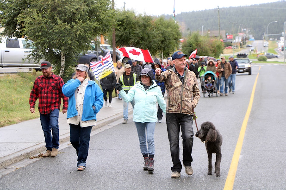 26370796_web1_210902-OMH-Freedom-Protest-_10