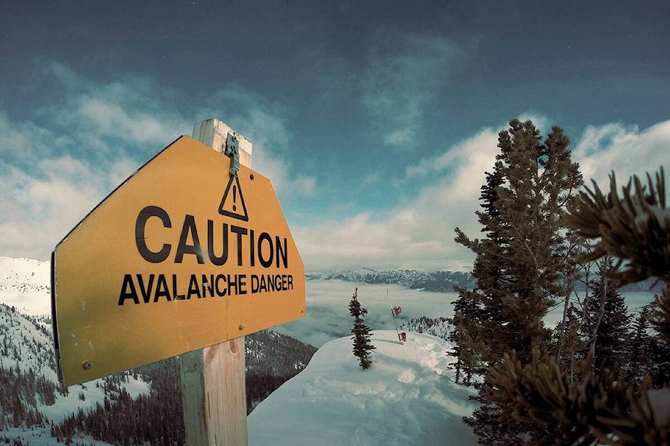 27813497_web1_220120-NTC-avalanche-sign_1