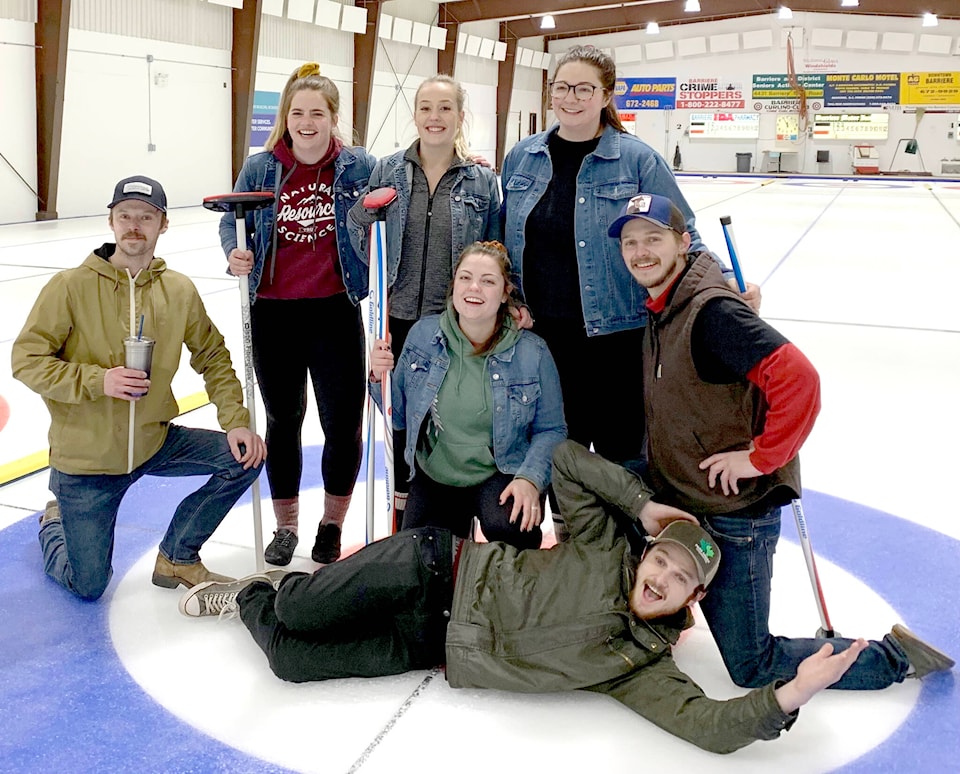 27936525_web1_220203-NTS-NatCurlingDayInBarriere-Curling_1