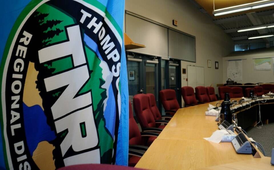 28074126_web1_220210-NTC-KTW-BoardVaccine-TNRDboardroom_1