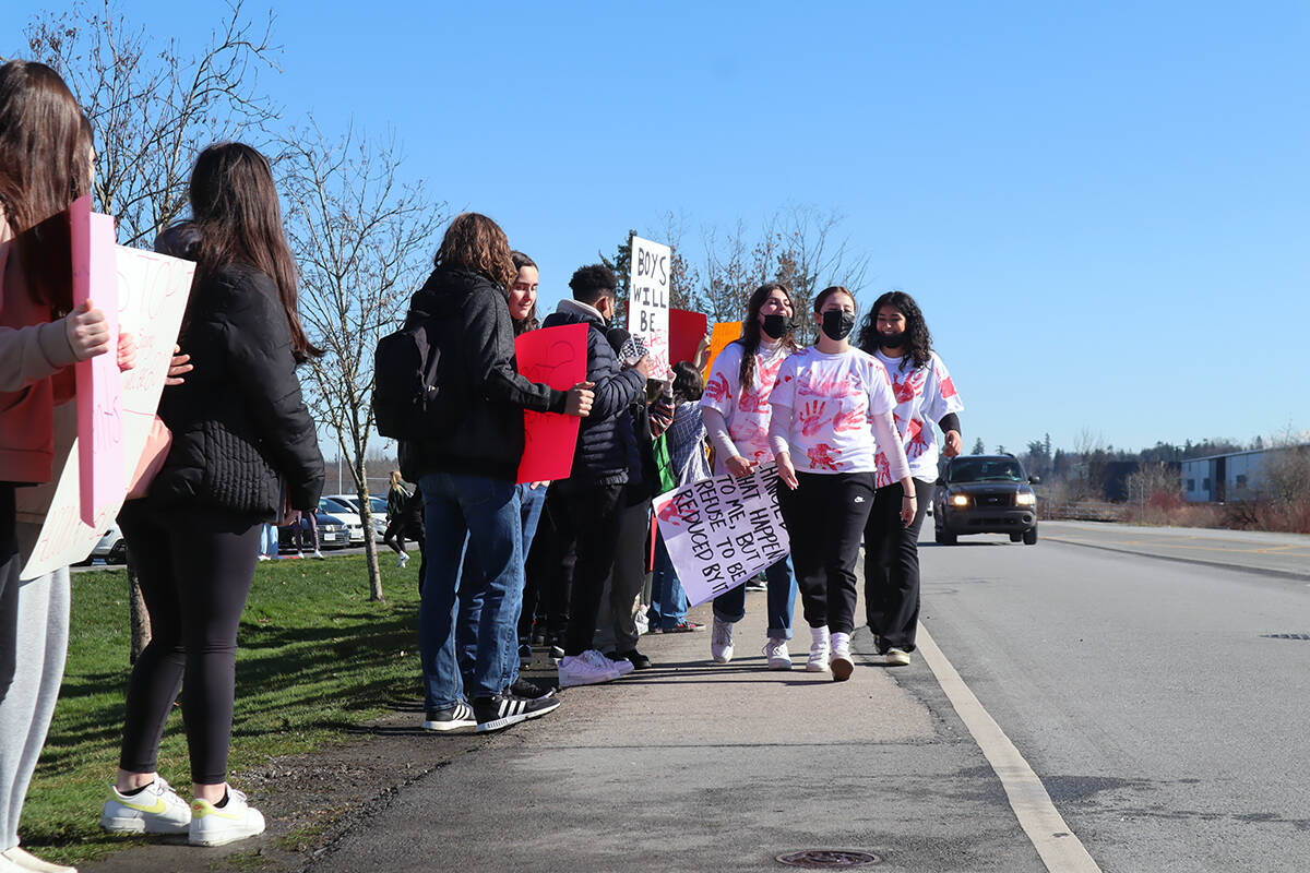 28279123_web1_220224-LAT-TA-StudentAgainstSexualAssautPolicy-_4