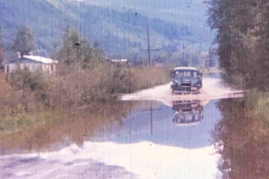 29360194_web1_220609-NTC-VV-1972flood-flood_2