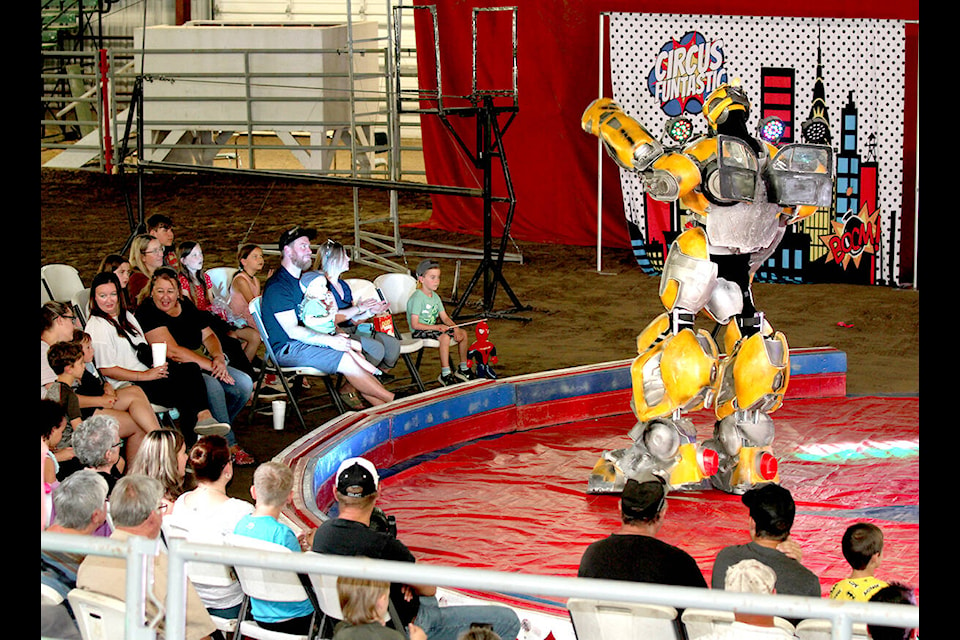 Kids were wowed when a giant transformer robot entered the Circus Funtastic ring in the North Thompson Agriplex. (Jill Hayward photo)