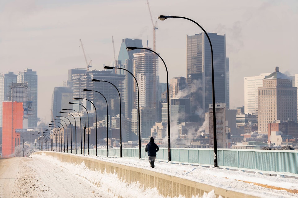 31760006_web1_230203-CPW-extreme-cold-Eastern-Canada-StLawrence_1