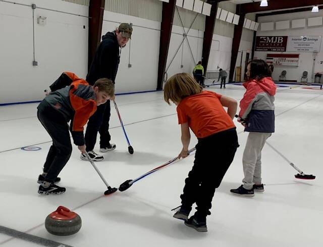 31915356_web1_230223-NTS-curling_4