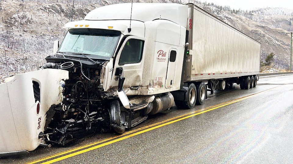 32054252_web1_220309-NTC-highway-5-safety-rcmp-barriere_1