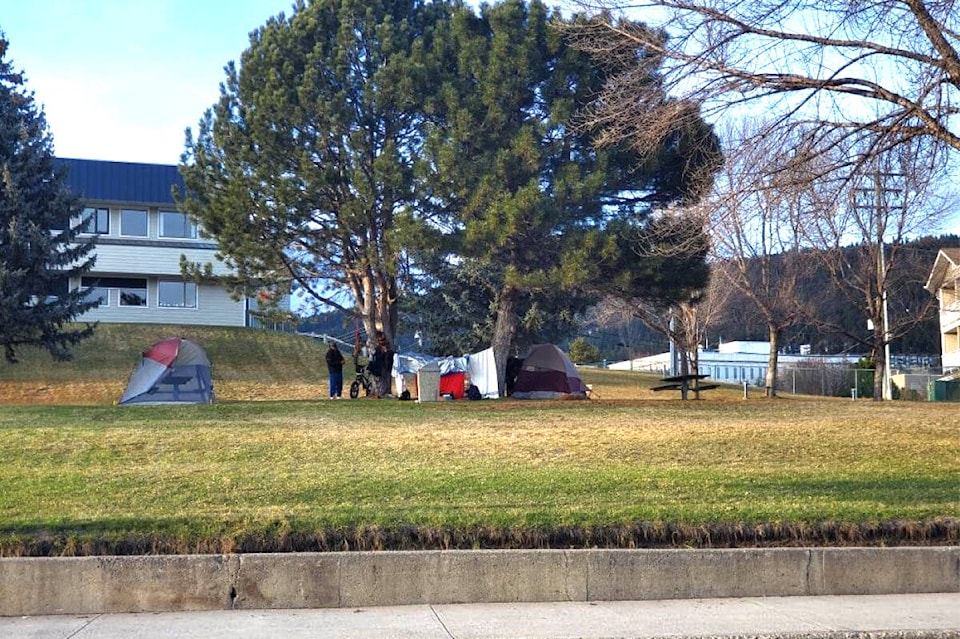 32444442_web1_230420-WLT-Homeless-Camp-Dismantle_1