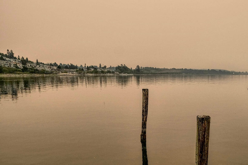 33070135_web1_210819-PAN-WhiteRockHeatRecord-SmokySky_1