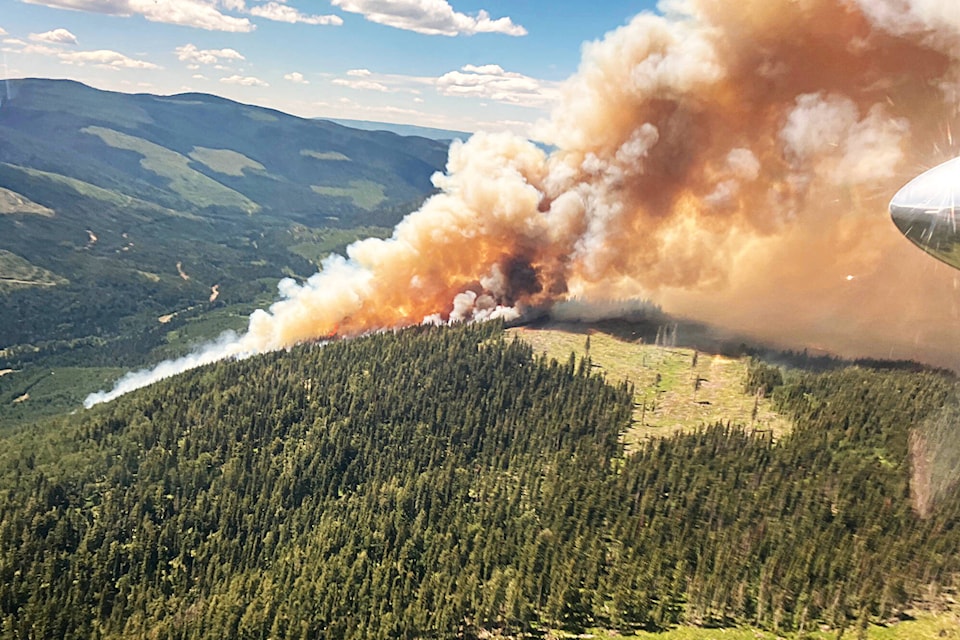 33324529_web1_230719-SAA-bush-creek-wildfire_1