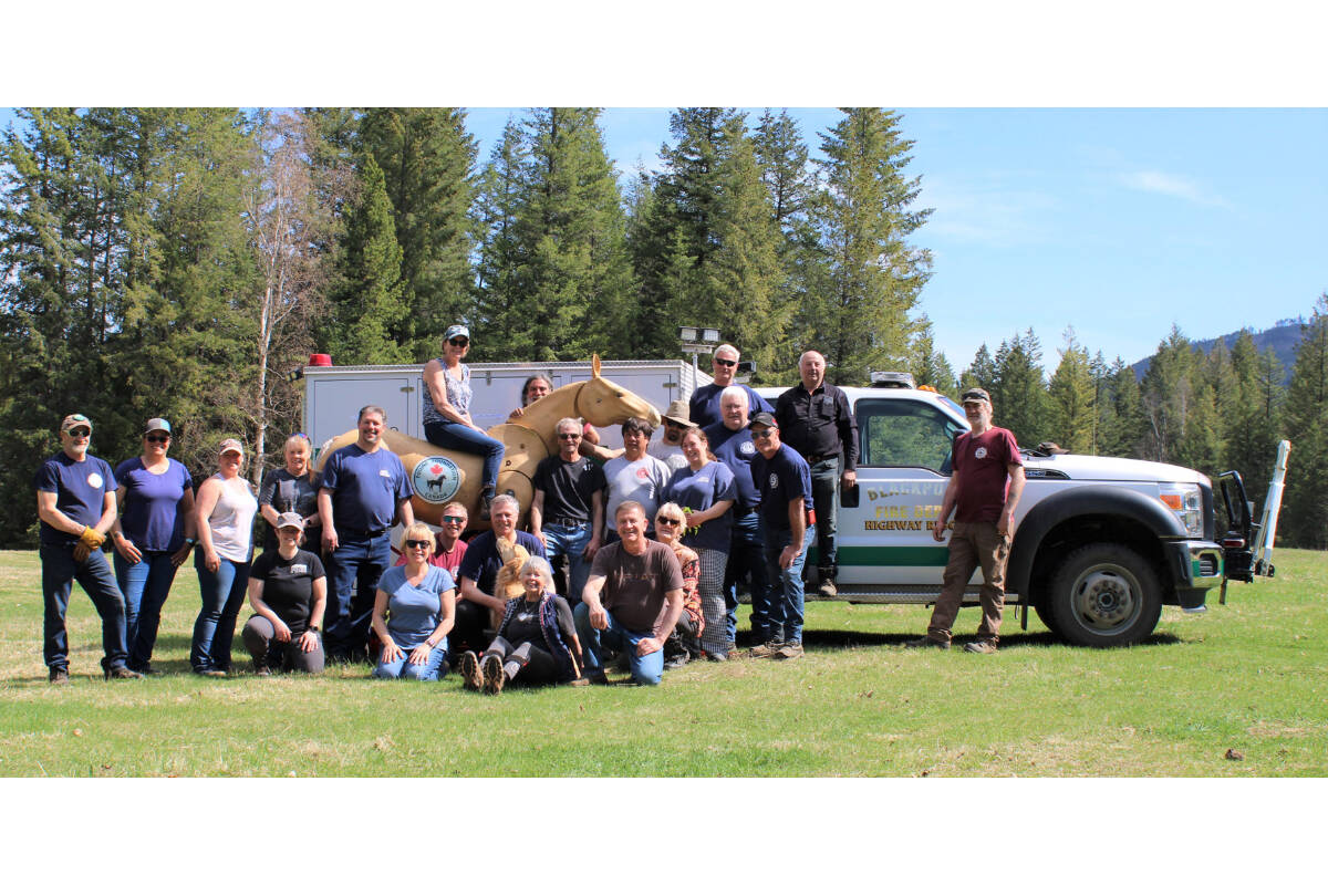 33378340_web1_RSZ-Horse-Rescue-Group-Group-this-one-1a_sized