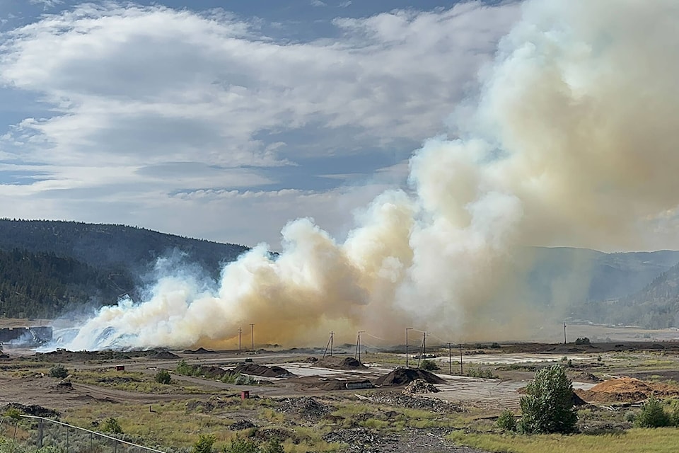 33452641_web1_230803-VMS-Merritt-fire-1_1