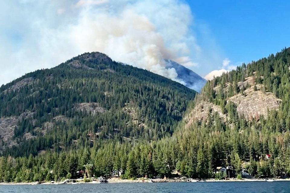 33469719_web1_230802-SAA-adams-fire