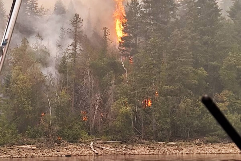 33533573_web1_230807-SAA-wildfire-adams