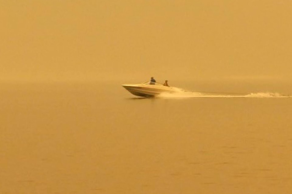 33543360_web1_230810-SAA-CSRD-boats-Adams-fire_1