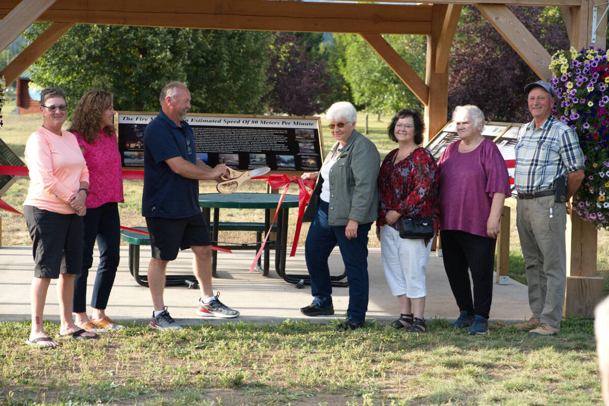 33585274_web1_RSZ-Garys-ribbon-cutting-photo-Excellent-GPM00970