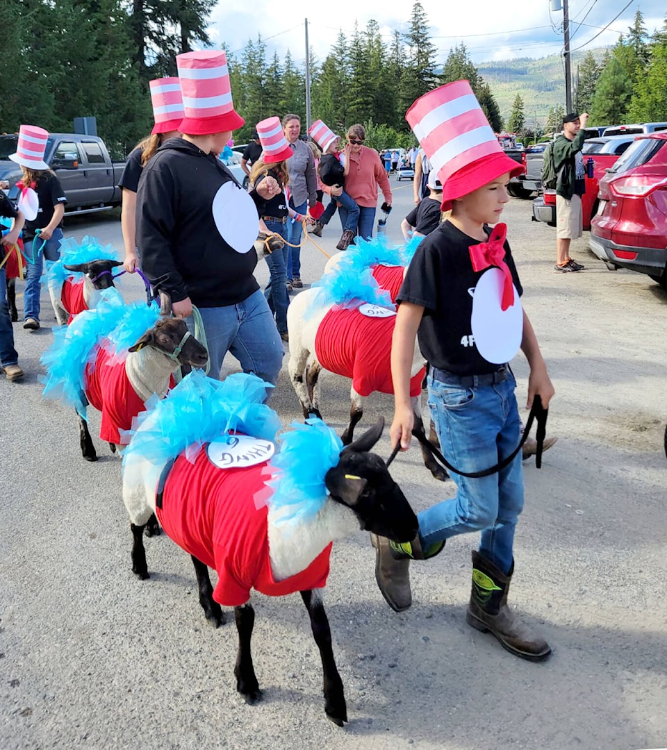 33590017_web1_220915-NTS-FallFairFamilyParade-NTFFFamilyParade_1