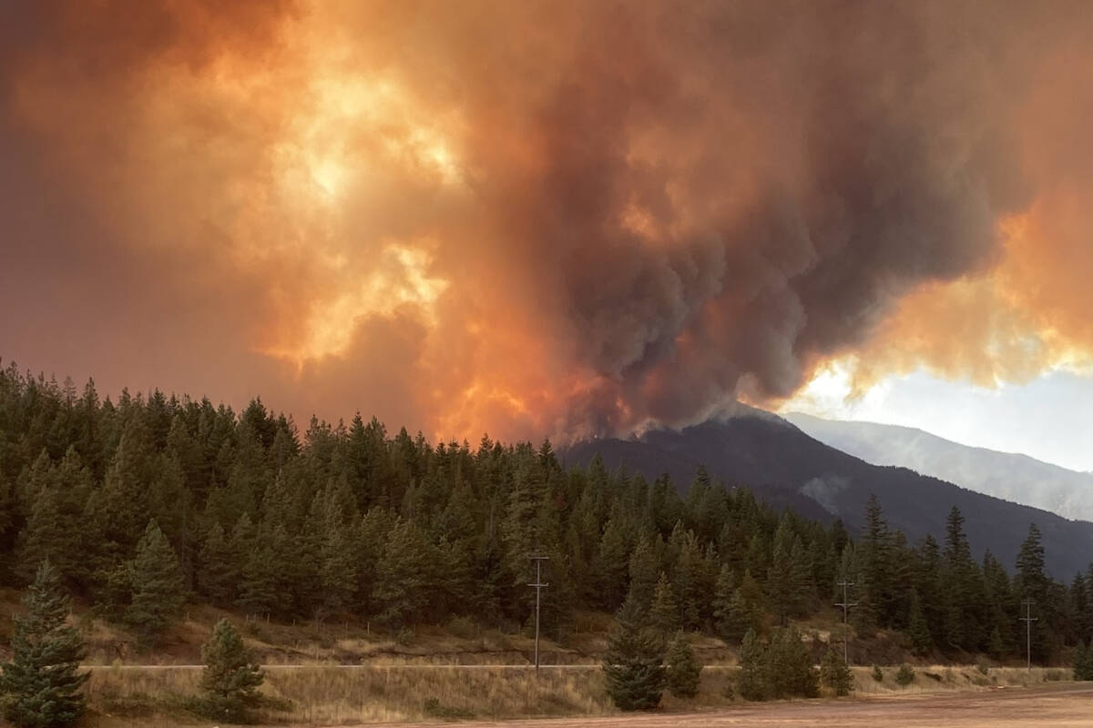 Kookipi Creek wildfire, near Boston Bar, Boothroyd and Nahatlach Lake. (BC Wildfire Service/Facebook)