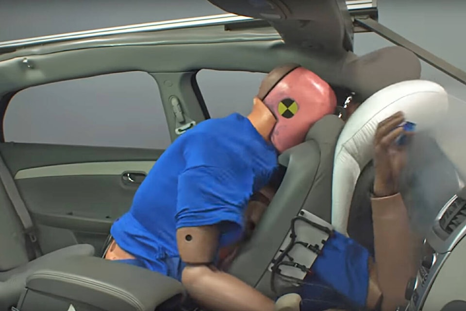 33797767_web1_230831-ACC-Editors-desk-Seatbelts_1